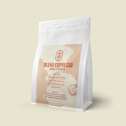 Café de especialidad Blend Espresso –  notas de chocolate, limón, y caramelo. Tostado artesanal en Pontevedra por Club del Café.